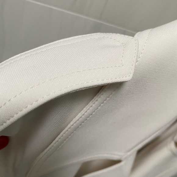 NWT soft white Theory belted “perfect raglan trench” coat - Picture 2 of 16